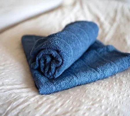 Simona Mit Panoramablick